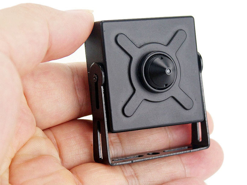 AlarmsystemExpert.de Pinhole IP-Kamera 4Mp, 75-Grad-Blickwinkel 3,7mm Objektiv, PoE, Mikrofon