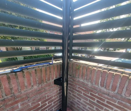 Alarm SystemExpert.nl Alarm SystemExpert.nl Camera mast 4 meters Ø 90mm with stainless steel wall brackets