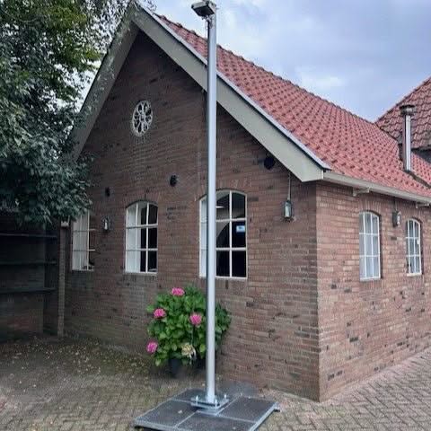 AlarmsysteemExpert.nl Cameramast verplaatsbaar aluminium 3 meter Ø 90mm met tegelframe