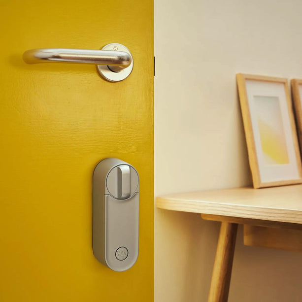 Yale Yale Linus Smart Lock L2, schlankes Türschloss Silber